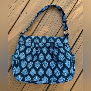 Vera Bradley Calypso Purse Shoulder Bag with magnetic closure